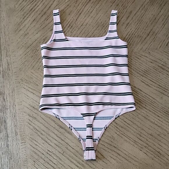 Blush pink stripe bodysuit Express XS NWOT 💖 - Picture 4 of 4